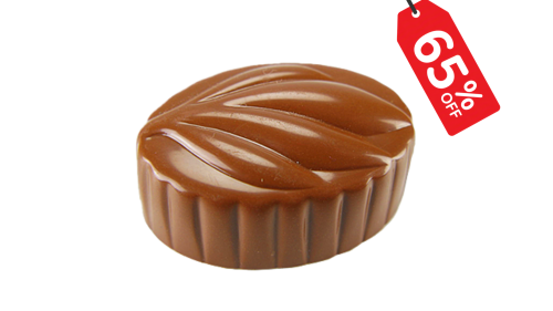 Product image of the product “Oval praline with leaf ”