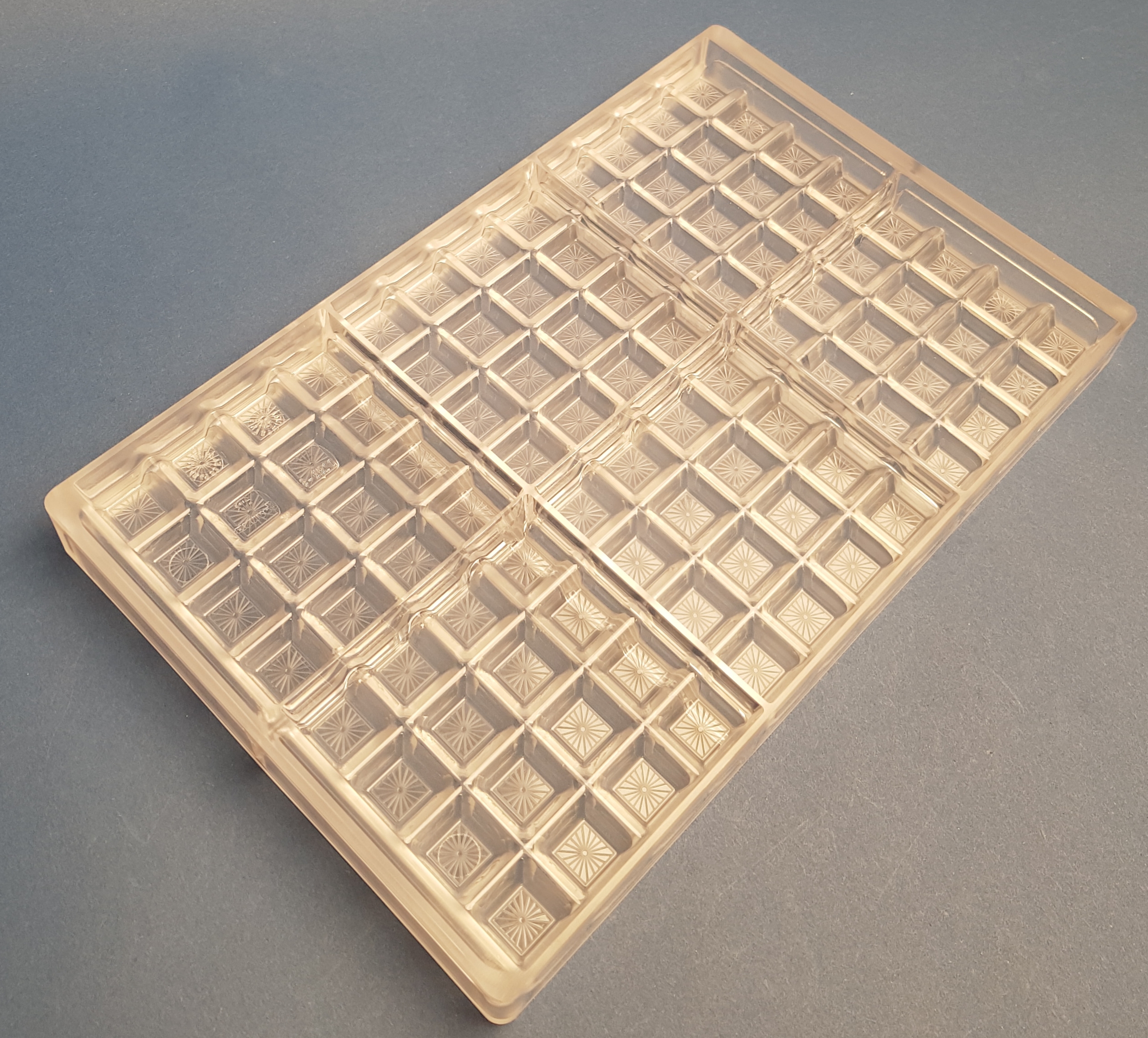 Artikelbild 2 des Artikels “Quadrattafel “