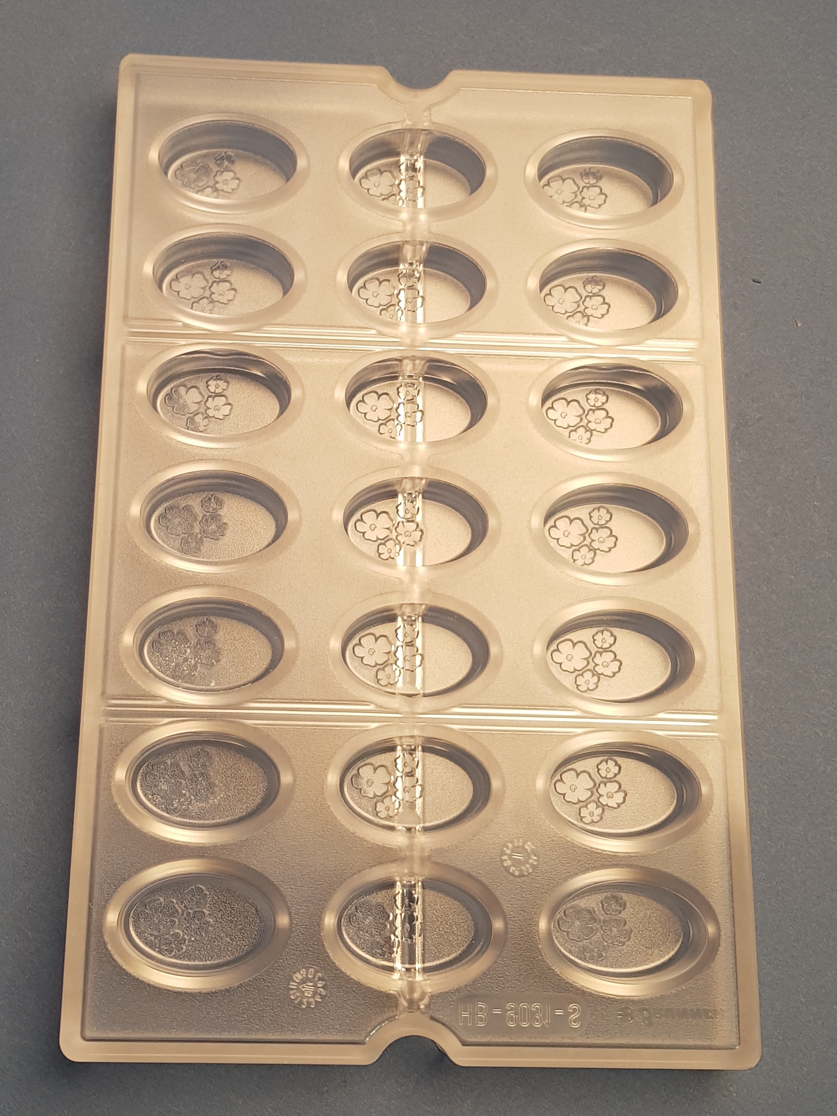 Product image 2 of the product “Oval praline Easter 