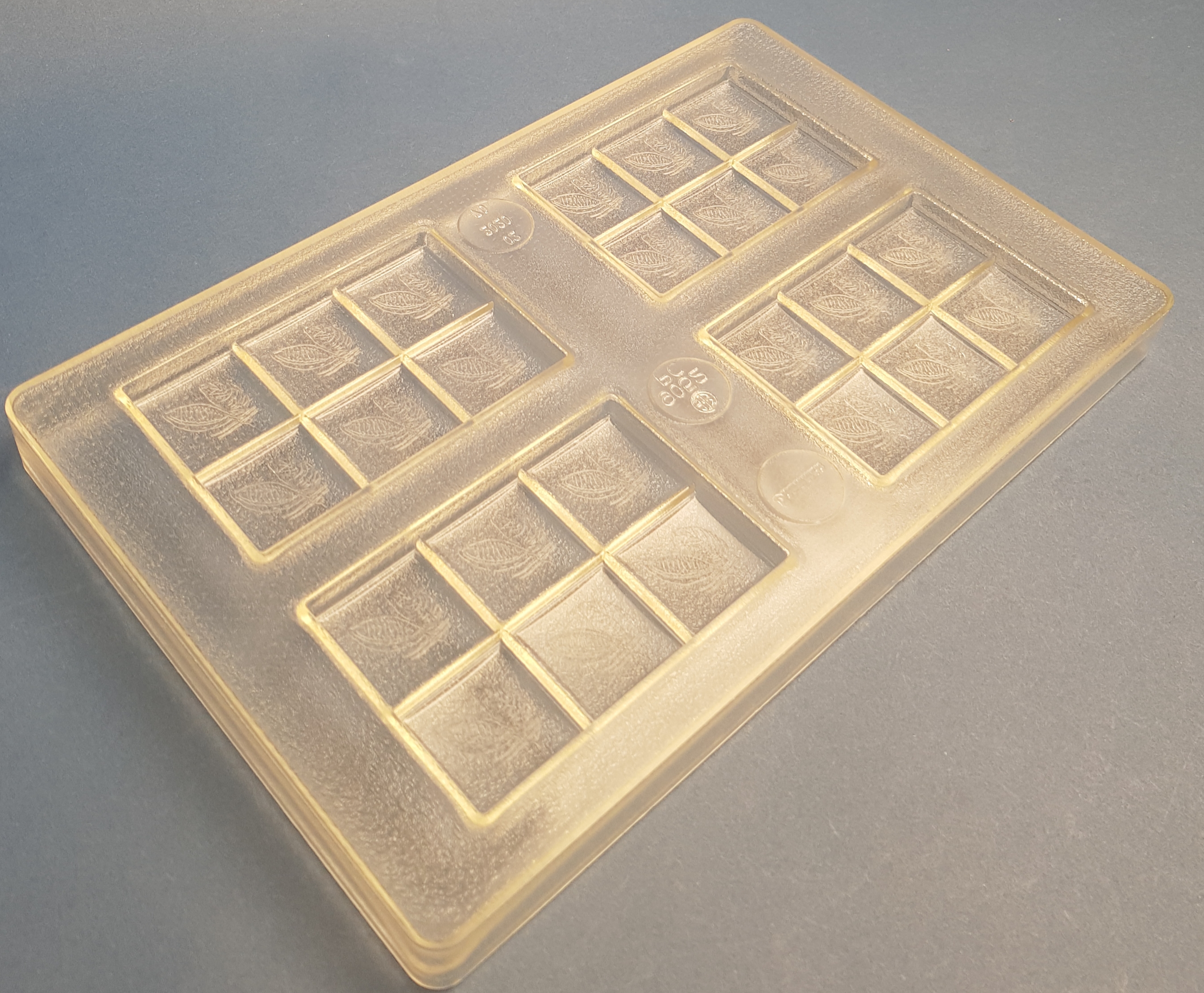 Product image 2 of the product “Small tablet with cacao pod ”