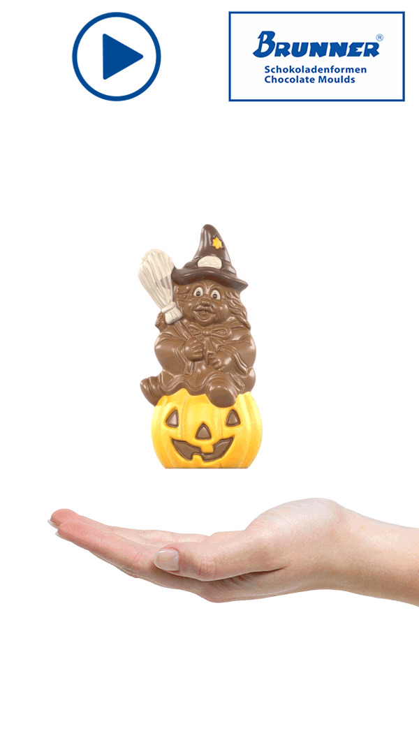 Product image 3 of the product “Witch on pumpkin ”