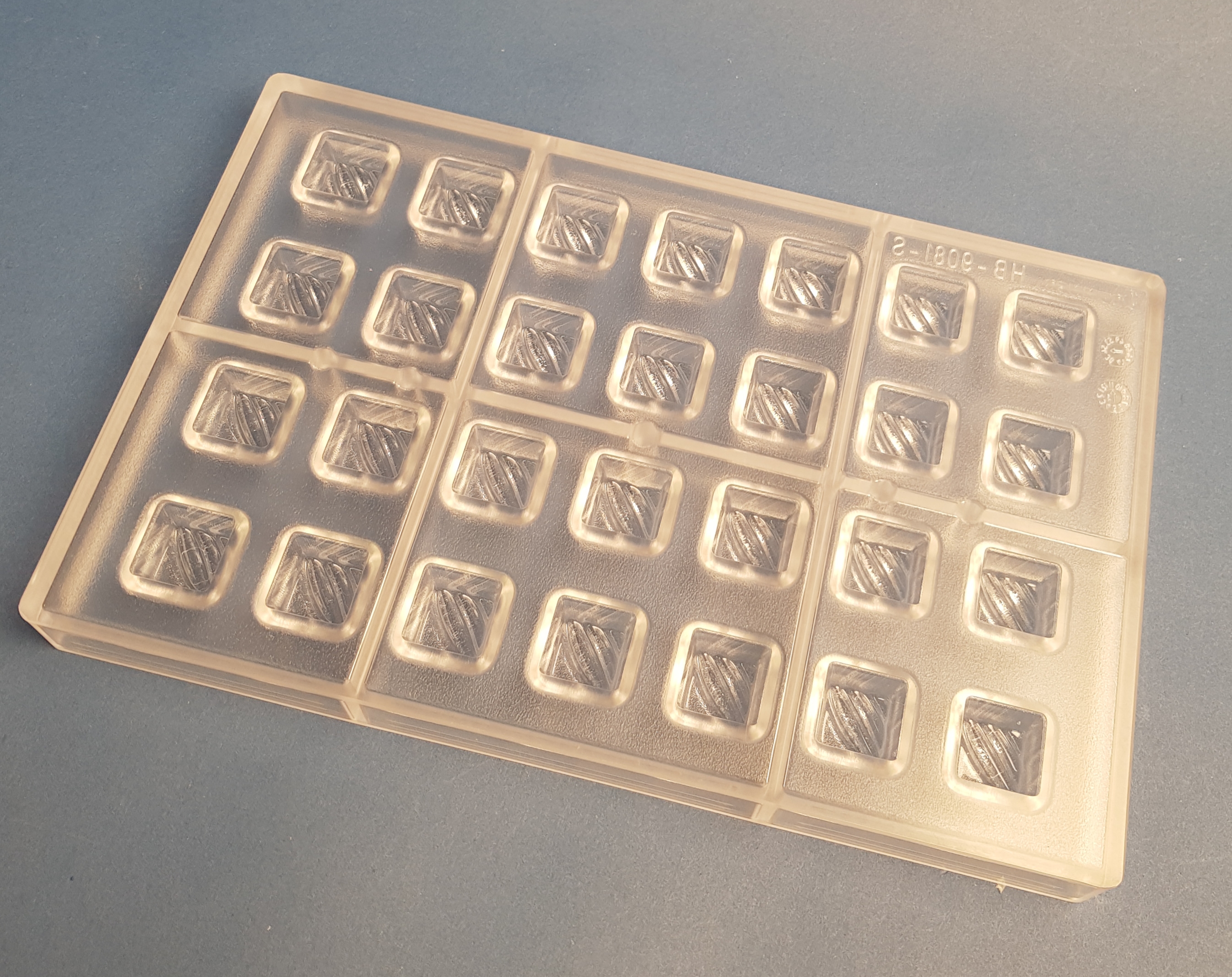 Product image 3 of the product “Square Praline ”