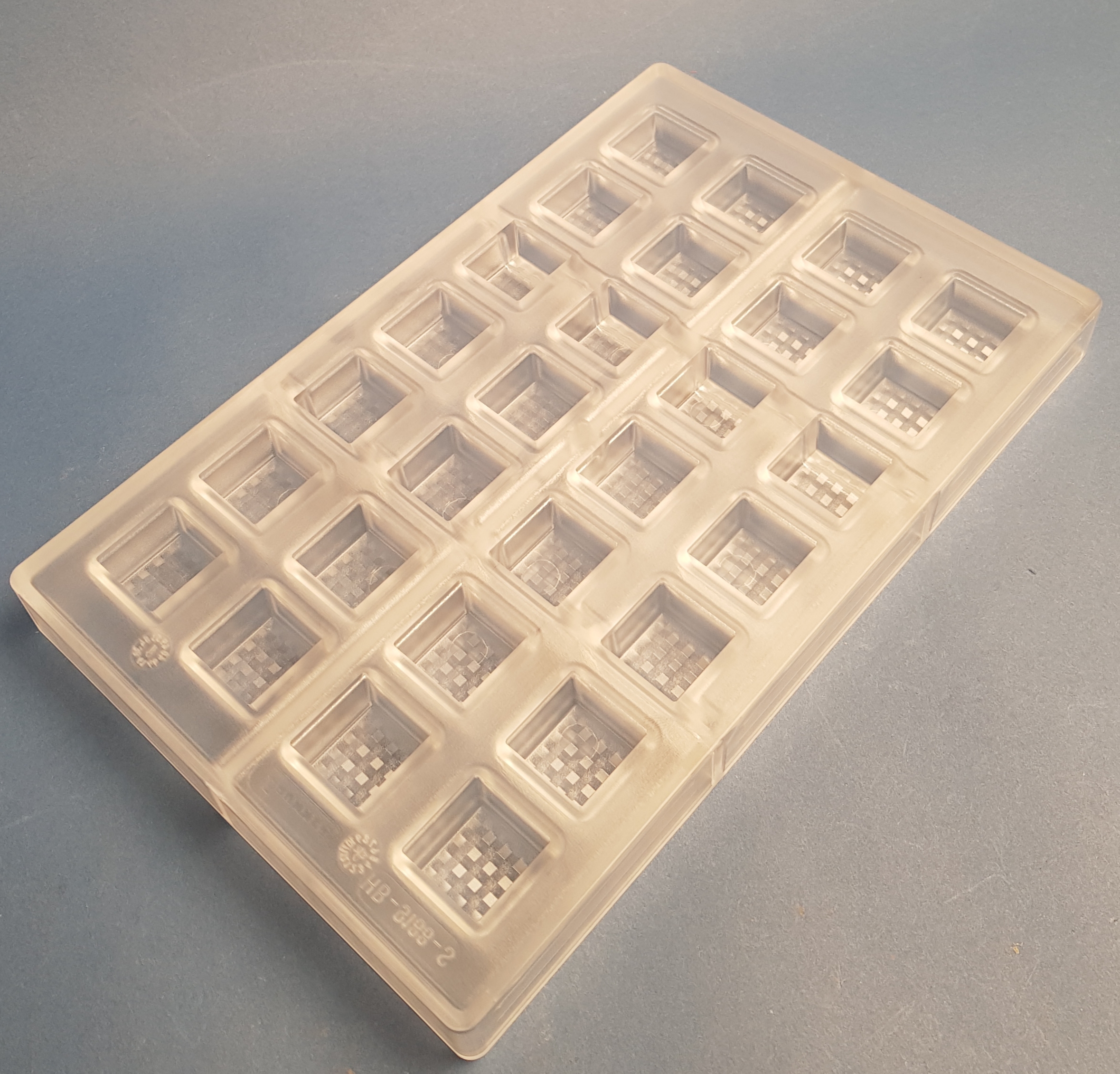 Product image 3 of the product “Square-praline 